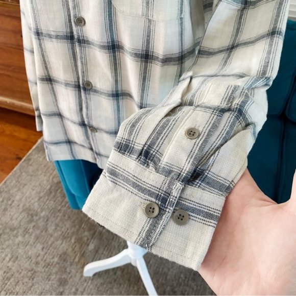 Urban Outfitters Men’s Standard Cloth Flannel Collar Shirt Cream Plaid New Small - Picture 6 of 15